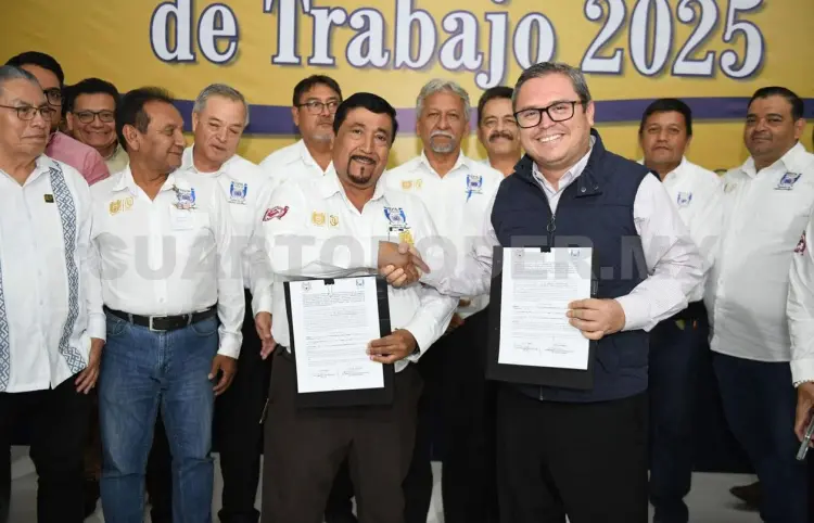 Firman contrato colectivo de trabajo con Sindicato
