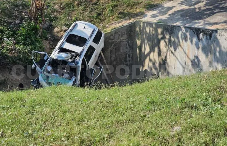 Un muerto en fuerte colisión de tres unidades en Costera