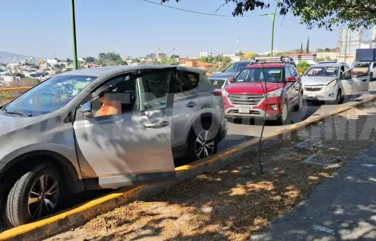 Cuatro choques dejan heridos y daños 
