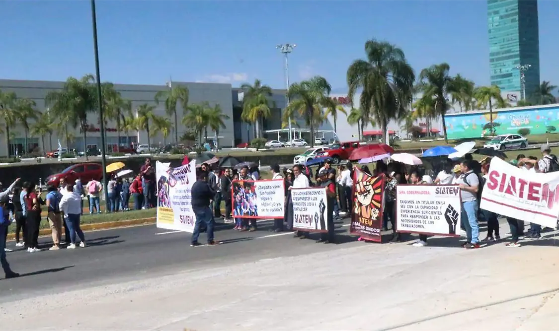 Crece protesta magisterial en Veracruz