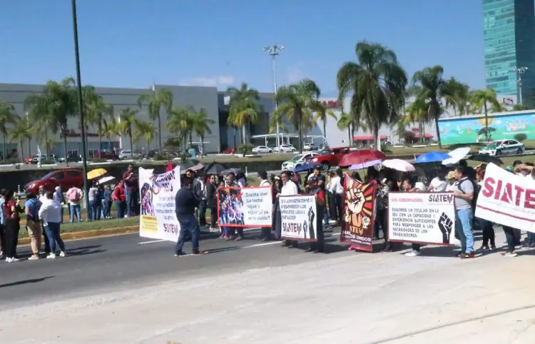 Crece protesta magisterial en Veracruz