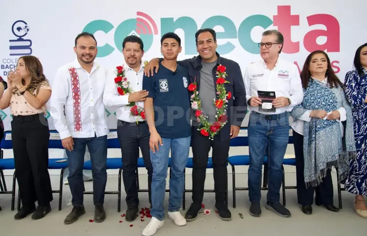 Eduardo Ramírez fortalece la conectividad y espacios escolares