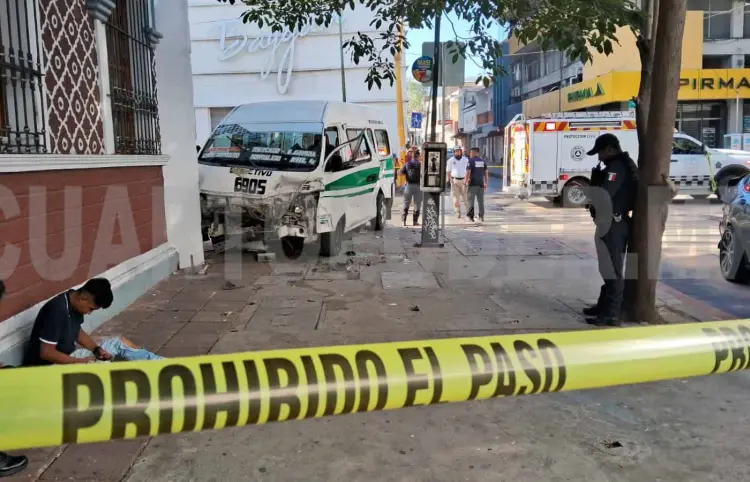 Encontronazo salda con 16 personas lesionadas