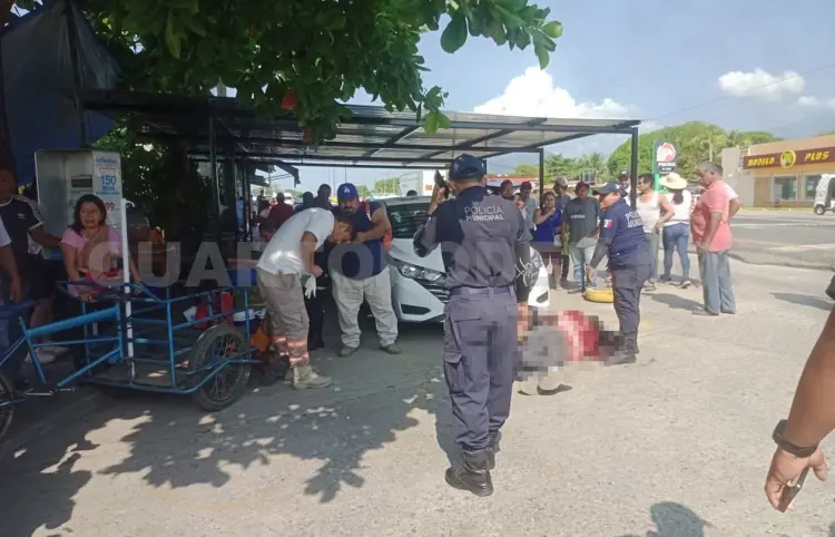 Los balean en sitio de taxis y resultan malheridos