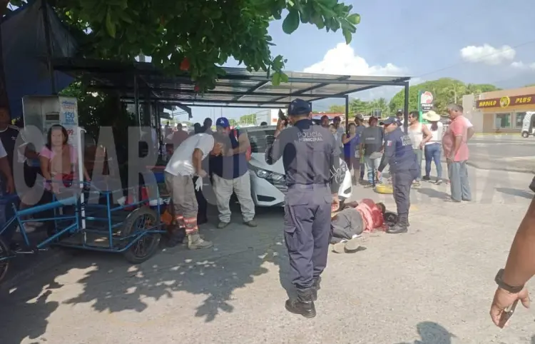 Los balean en sitio de taxis y resultan malheridos