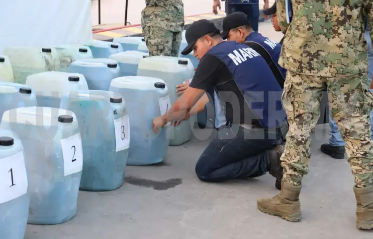 Aseguran embarcación; transportaba hidrocarburo ilegal