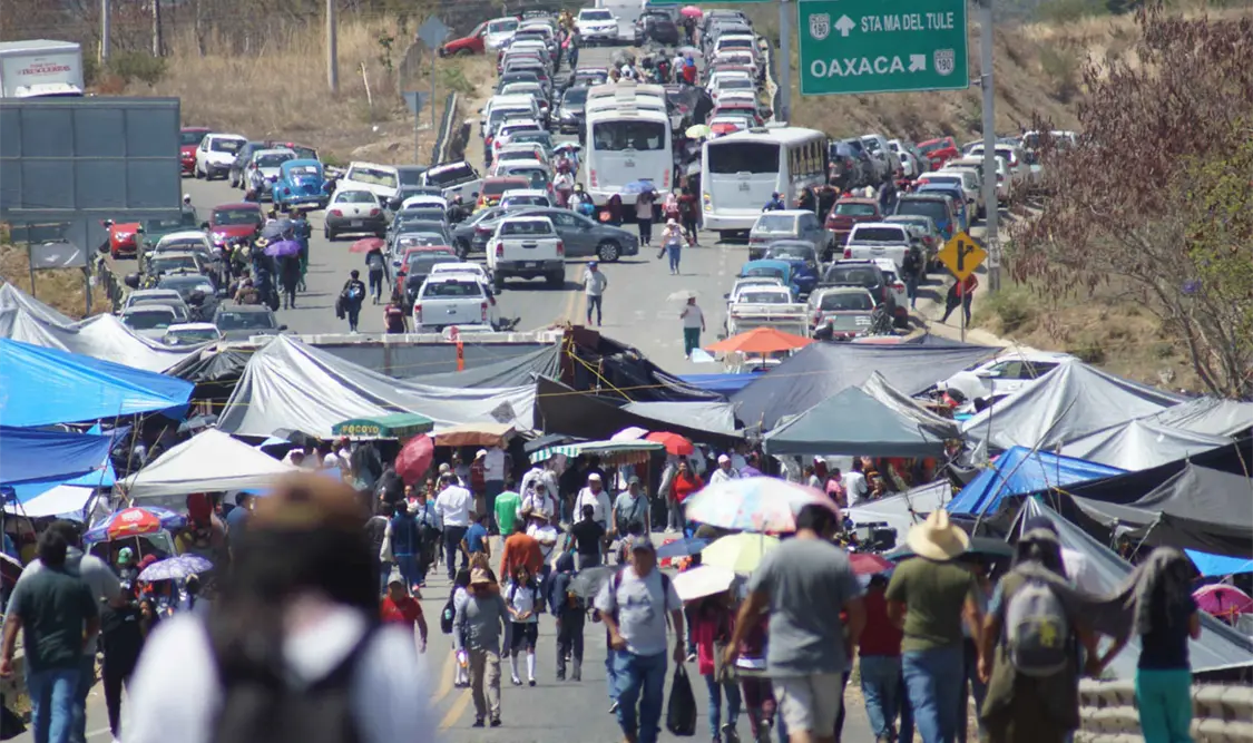 Continúan protestas por Ley del Issste