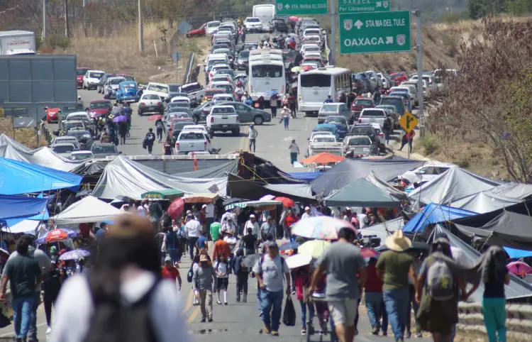 Continúan protestas por Ley del Issste