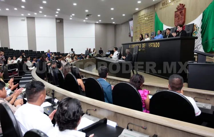 Voz de jóvenes se escuchó en el Congreso del Estado