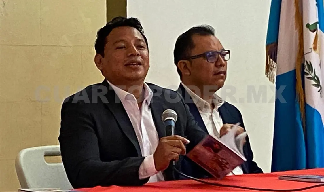 Escritor presenta libro motivacional en Tapachula