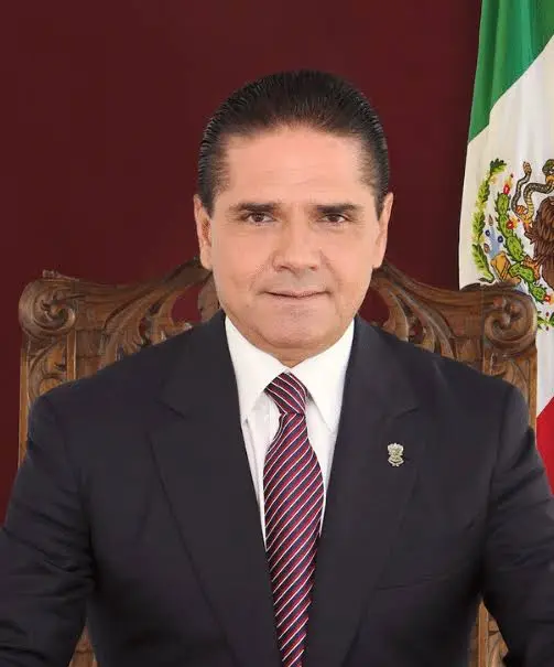 Caen 3 exfuncionarios de Silvano Aureoles; consideran prófugo al exgobernador de Michoacán