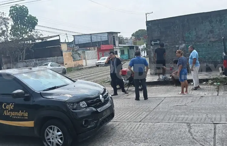 Queda lesionado en colisión contra una SUV compacta