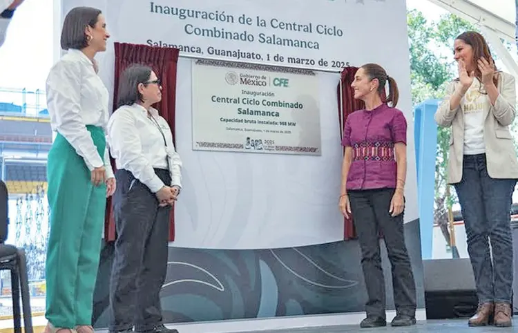 Solo un traidor entrega su país a los extranjeros