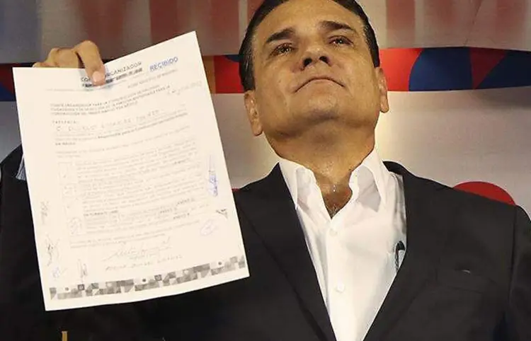 Silvano Aureoles, acusado de peculado