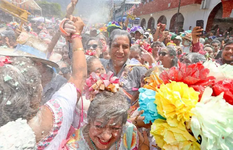 Eduardo Ramírez vive el Carnaval Zoque Coiteco