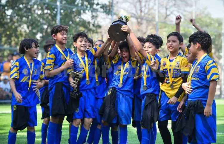 Tigres Tuxtla se corona campeón en una final electrizante