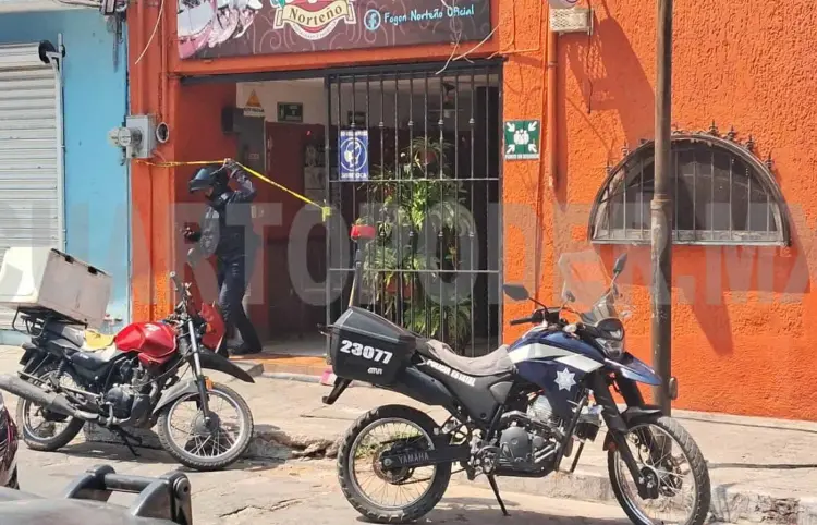 En la madrugada roban en restaurante