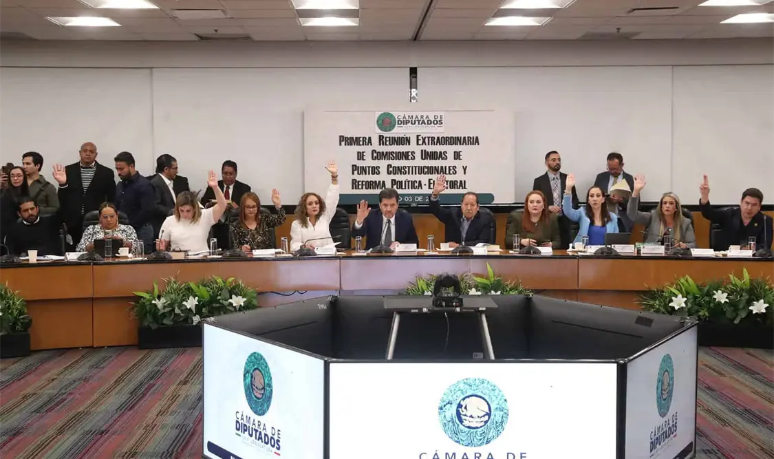 El debate se centró en la prohibición del nepotismo, ya que la oposición, a pesar de votar a favor, calificó la reforma como una simulación. Cortesía