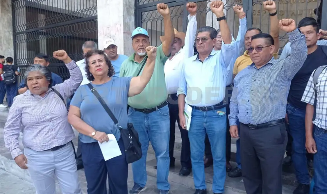 Jubilados se suman contra la Ley del Issste