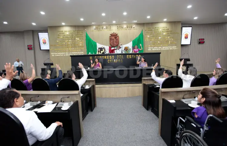 Legisladores buscan eliminar el nepotismo y la reelección