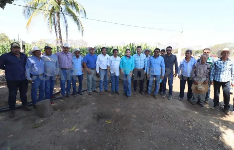 Valeria Rosales recorre unidades de riego