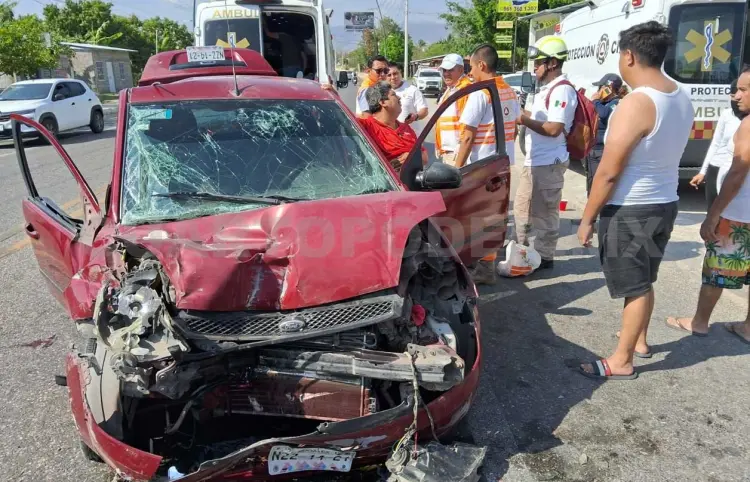 Seis lesionados en encontronazo carretero