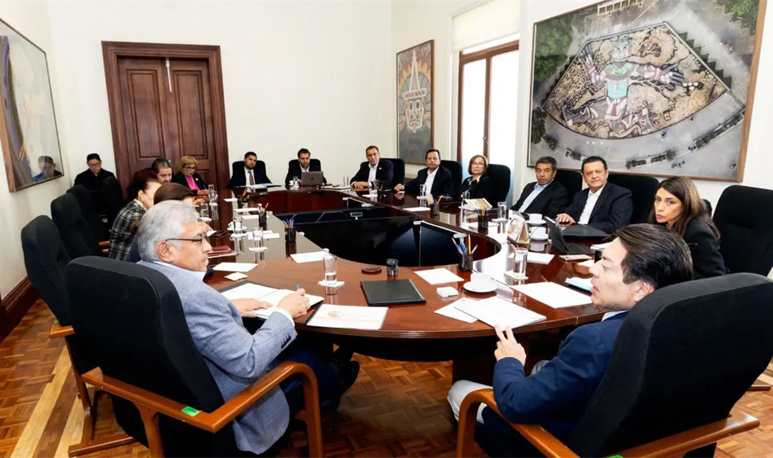 SNTE entrega pliego petitorio de maestros