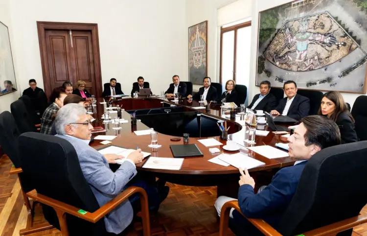 SNTE entrega pliego petitorio de maestros