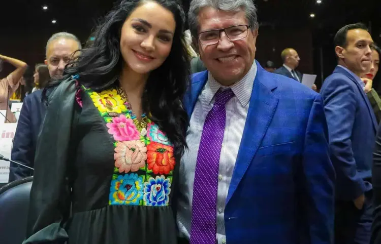 Graban a Monreal negociando para vetar a hijos de AMLO