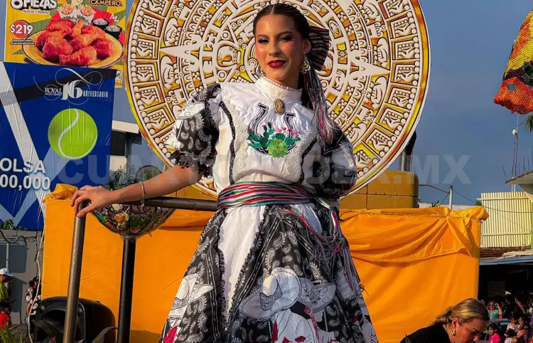 Realizan desfile de reinas de la Expo Feria Tapachula