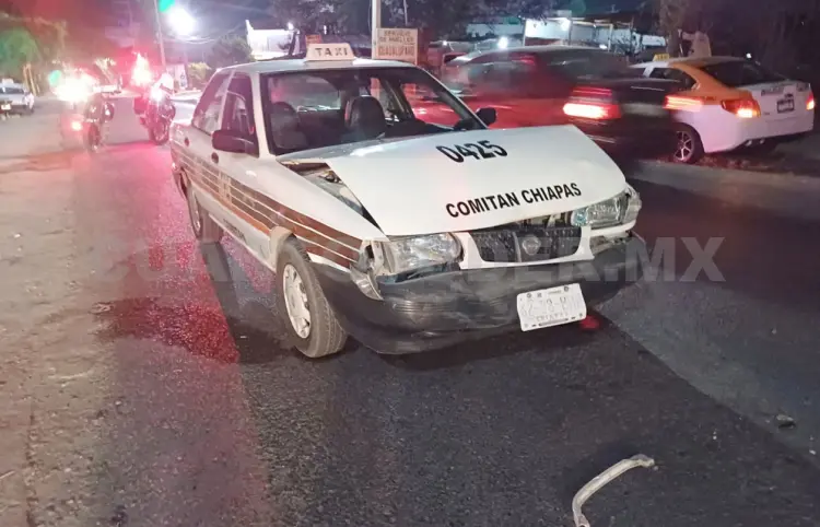 Ruletero provoca una fuerte carambola