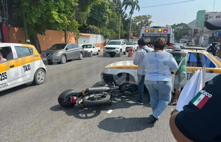 Trata de dar vuelta en "u" y causa percance