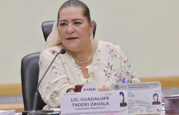 Realizan conmemoración del voto de la mujer