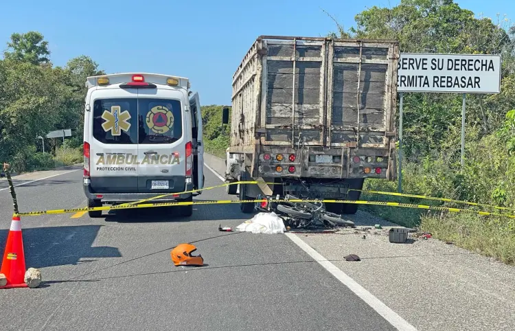 Viernes fatal: muere motorista al chocar