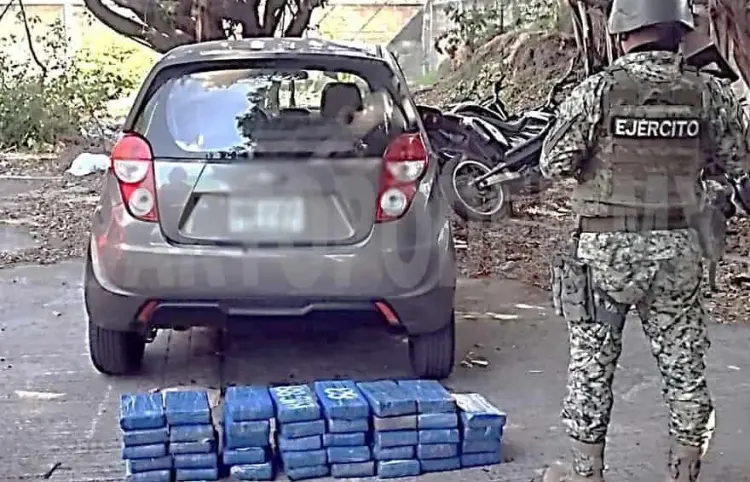 Ejército asegura 39 kilos de cocaína; un detenido