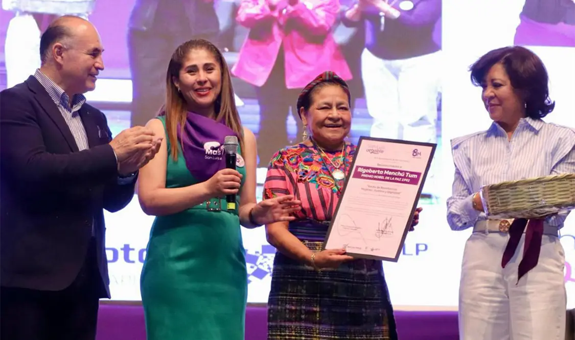 En el marco del Día Internacional de la Mujer, la ciudad de SLP recibió a la Dra. Rigoberta Menchú. Cortesía