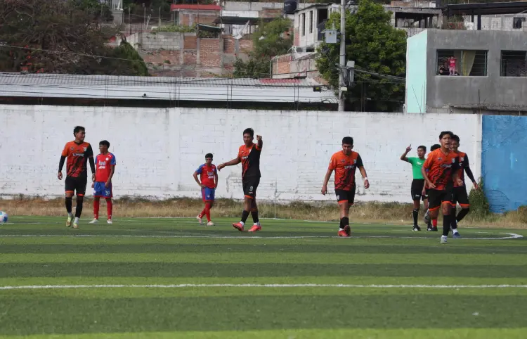 Lechuzas rescata dos puntos ante Delfines