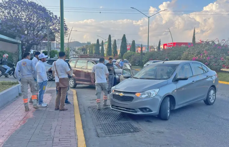 Encontronazo al incorporarse al bulevar Sur