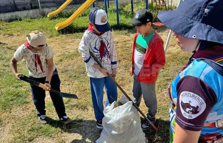 Jóvenes realizan campaña de limpieza