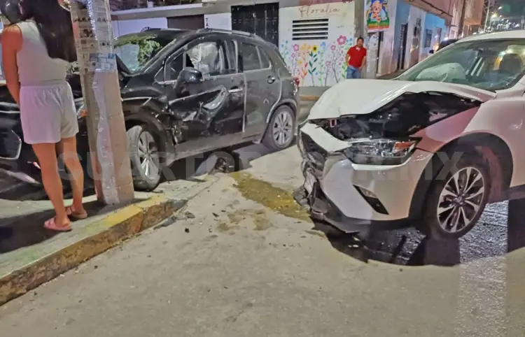 Tres lesionados en impacto en par vial