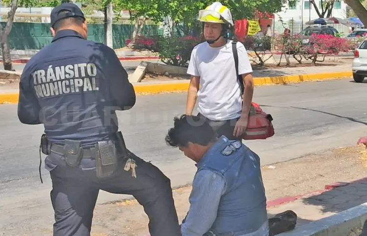 Se queda dormido y cae de su motocicleta