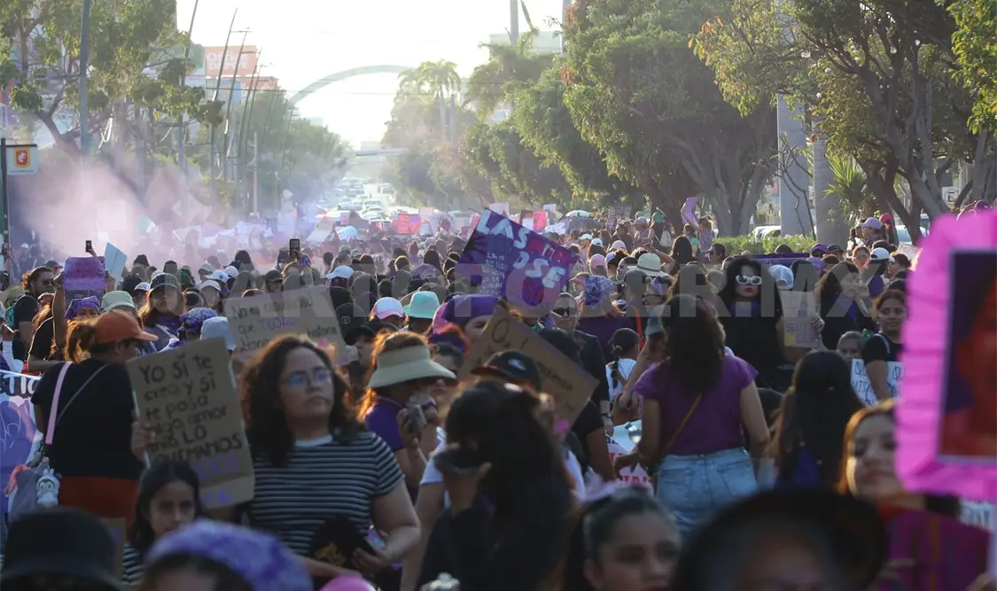 Exigen no perseguir a manifestantes del 8M