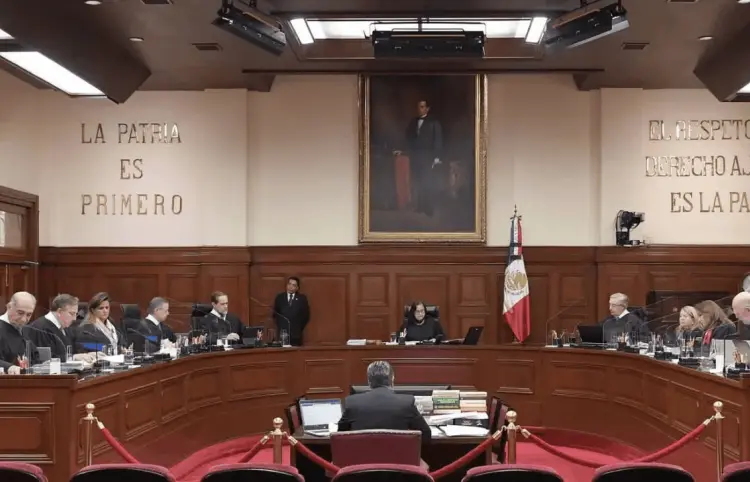 Aprueba Corte impedimento contra Batres