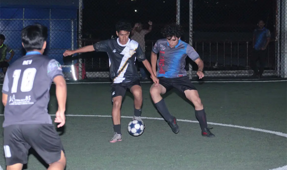 Legends y Linces FC disputaron una final llena de intensidad y emociones en la cancha de Futbol de Altura. Alan Pola/CP