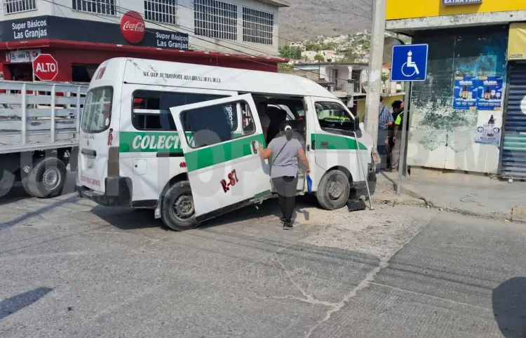 Aparatoso accidente salda con ocho heridos