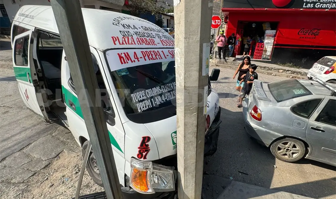 Aparatoso accidente salda con ocho heridos