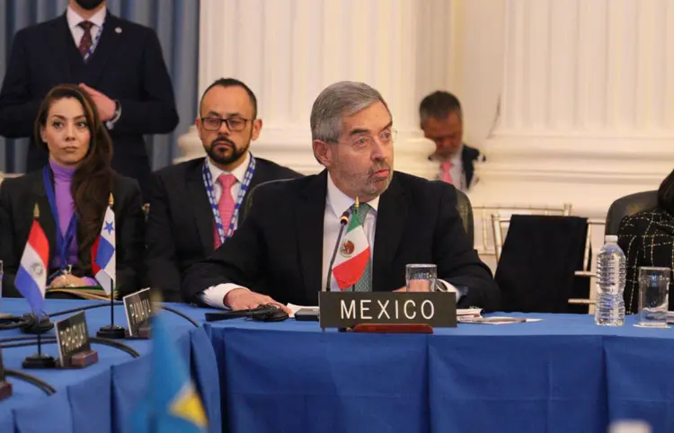 De la Fuente llama a avanzar en litigios