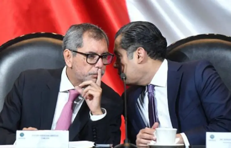 El 40 % considera que su dinero no está seguro: SHCP