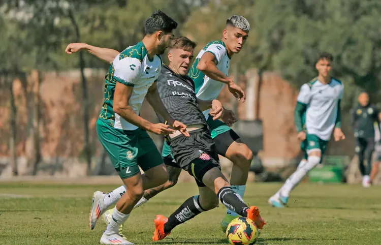 Necaxa recibe al León, líder de la competencia