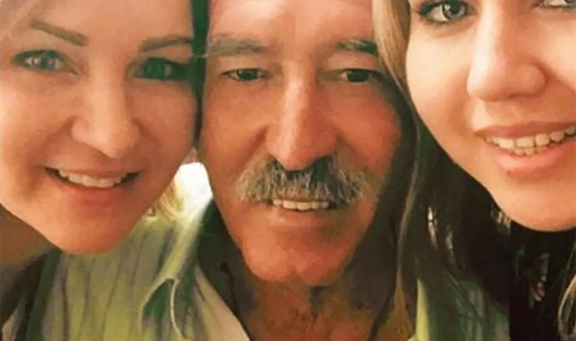 Alicia, afectada por ausencia de su papá